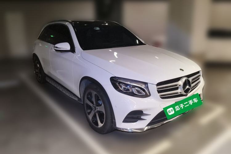 Used Mercedes-Benz GLC 2018 GLC 260 4MATIC Luxury Model Front Right 45 Deg