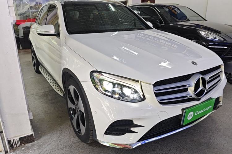 Used Mercedes-Benz GLC 2018 Refreshed GLC 300 4MATIC Dynamic Edition Front Right 45 Deg