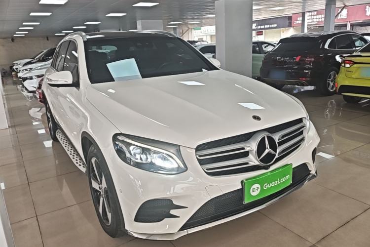 Used Mercedes-Benz GLC 2018 Facelift GLC 260 4MATIC Luxury Edition Front Right 45 Deg