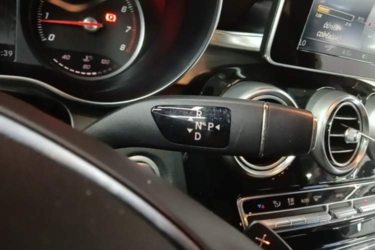 Used Mercedes-Benz GLC 2018 GLC 200 4MATIC Gear Lever
