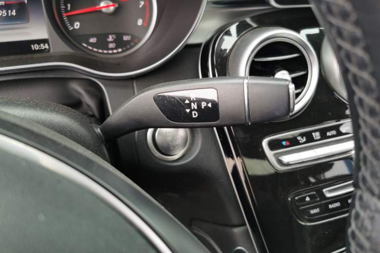 Used Mercedes-Benz GLC 2018 Facelifted GLC 260 4MATIC Dynamic Edition Gear Lever