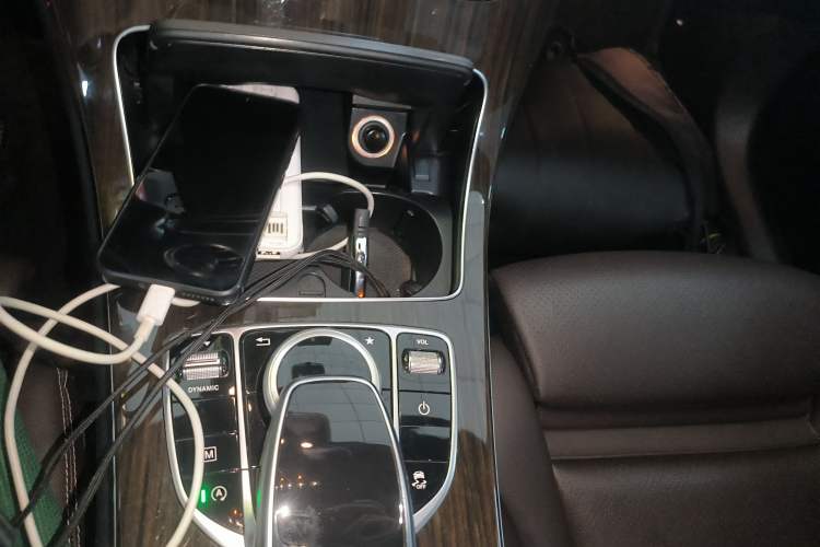Used Mercedes-Benz GLC 2018 Facelift GLC 260 4MATIC Luxury Edition Gear Lever
