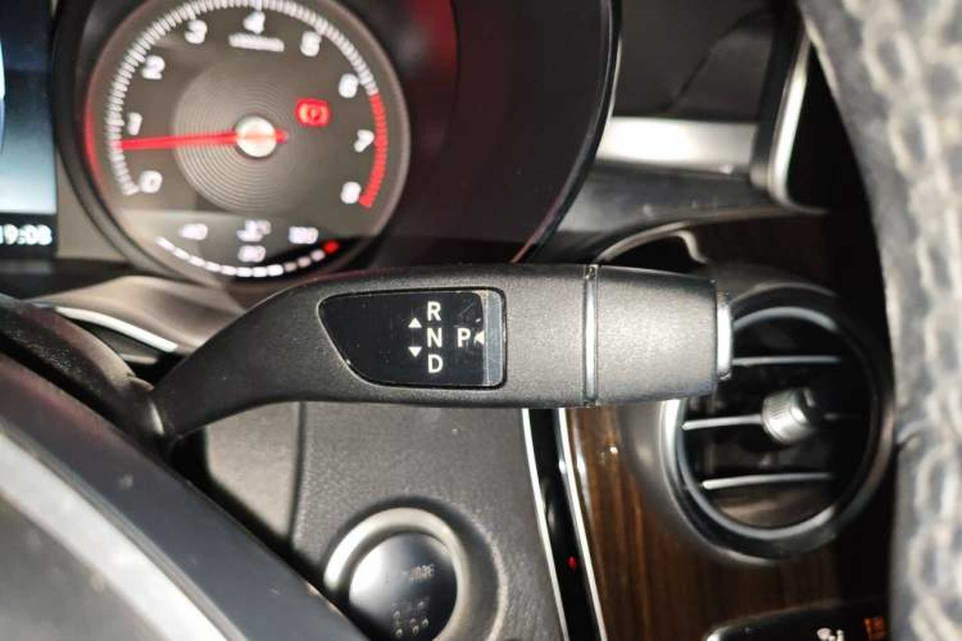 Used Mercedes-Benz GLC 2018 GLC 260 4MATIC Luxury Model Gear Lever