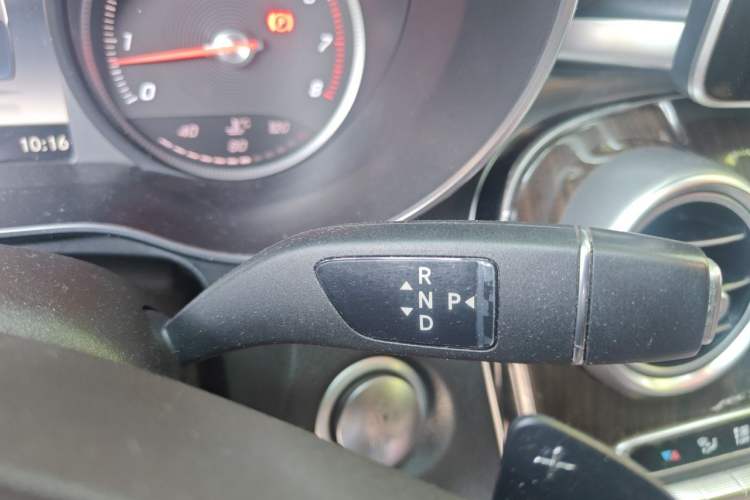 Used Mercedes-Benz GLC 2018 Facelift GLC 260 4MATIC Luxury Edition Gear Lever