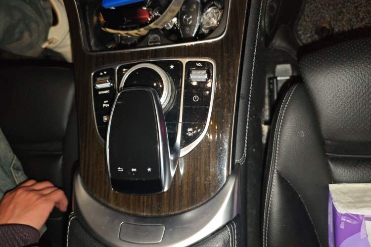 Used Mercedes-Benz GLC 2018 GLC 260 4MATIC Dynamic Edition Gear Lever