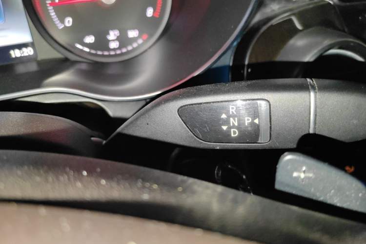 Used Mercedes-Benz GLC 2018 Facelifted GLC 260 4MATIC Dynamic Edition Gear Lever
