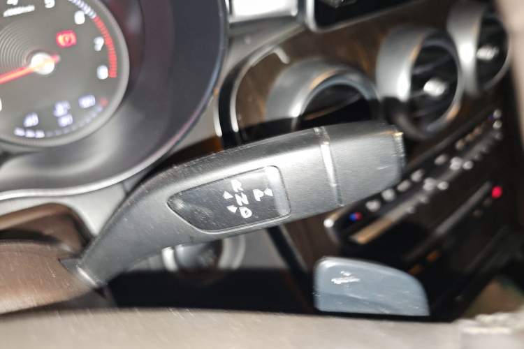 Used Mercedes-Benz GLC 2018 Facelifted GLC 260 4MATIC Dynamic Edition Gear Lever