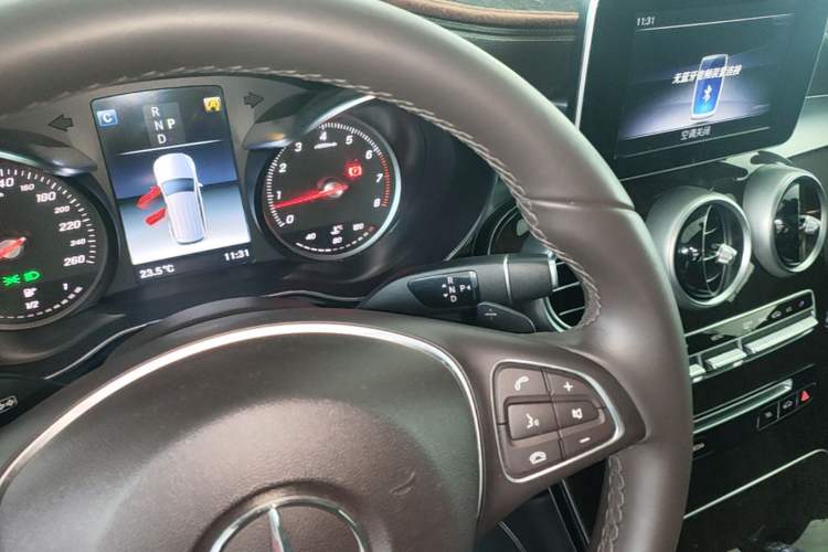 Used Mercedes-Benz GLC 2018 Facelifted GLC 260 4MATIC Dynamic Edition Gear Lever