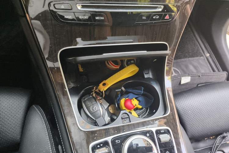 Used Mercedes-Benz GLC 2018 GLC 260 4MATIC Luxury Model Gear Lever