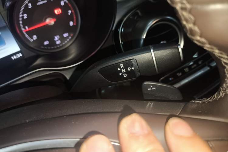 Used Mercedes-Benz GLC 2018 Facelifted GLC 260 4MATIC Dynamic Edition Gear Lever
