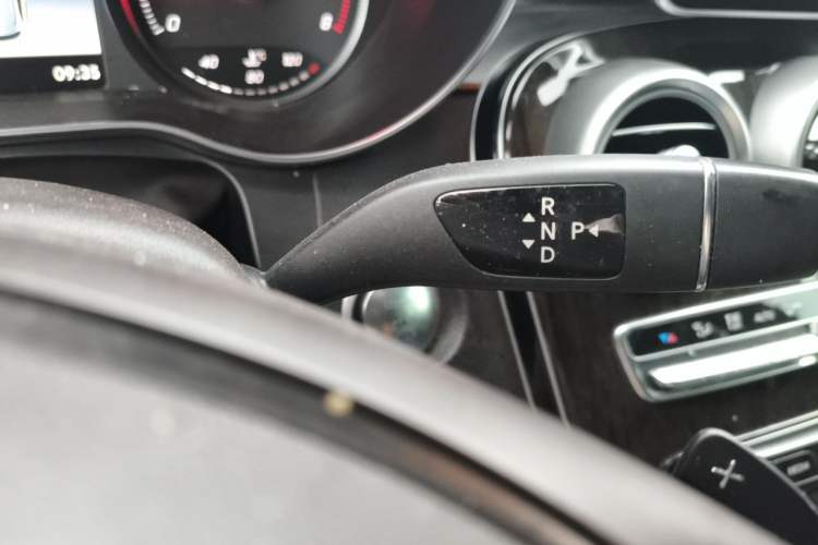 Used Mercedes-Benz GLC 2018 GLC 260 4MATIC Luxury Model Gear Lever