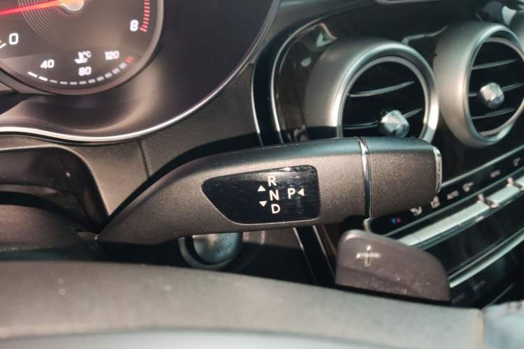 Used Mercedes-Benz GLC 2018 GLC 260 4MATIC Luxury Model Gear Lever