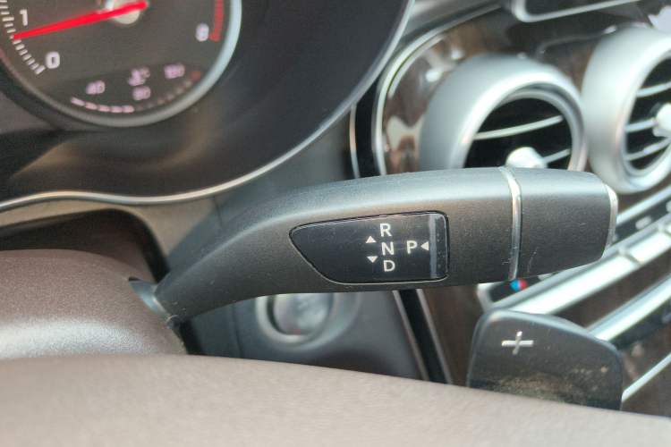Used Mercedes-Benz GLC 2018 Facelifted GLC 260 4MATIC Dynamic Edition Gear Lever