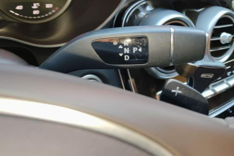 Used Mercedes-Benz GLC 2018 GLC 260 4MATIC Dynamic Edition Gear Lever