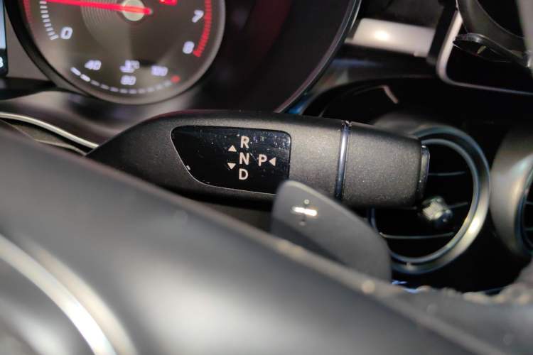 Used Mercedes-Benz GLC 2018 GLC 260 4MATIC Dynamic Edition Gear Lever