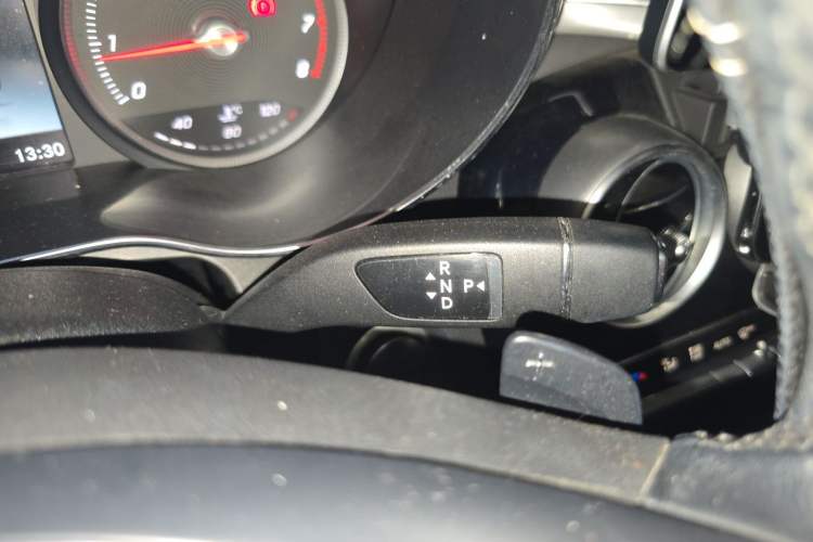Used Mercedes-Benz GLC 2018 GLC 200 4MATIC Gear Lever