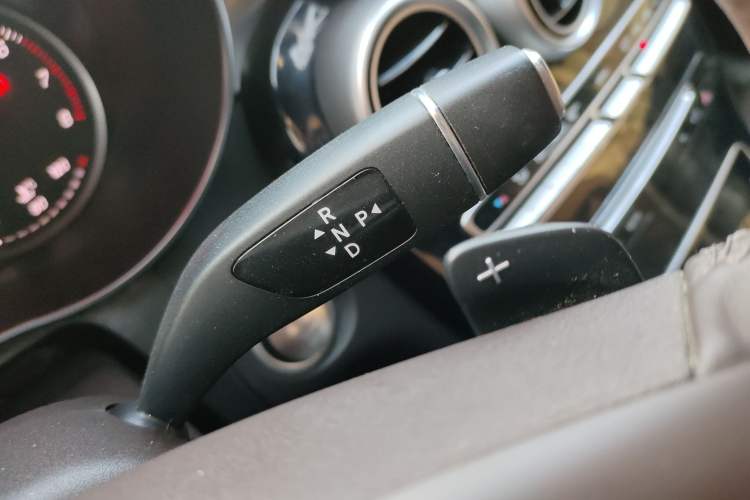 Used Mercedes-Benz GLC 2018 GLC 200 4MATIC Gear Lever