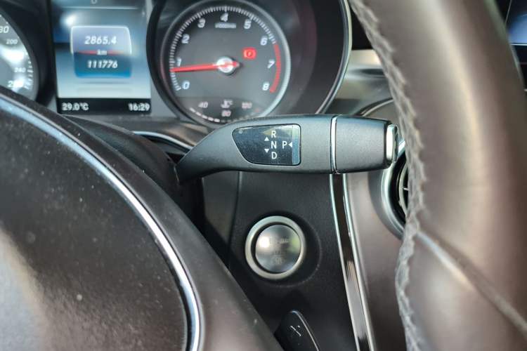 Used Mercedes-Benz GLC 2018 GLC 300 4MATIC Sport Edition Gear Lever