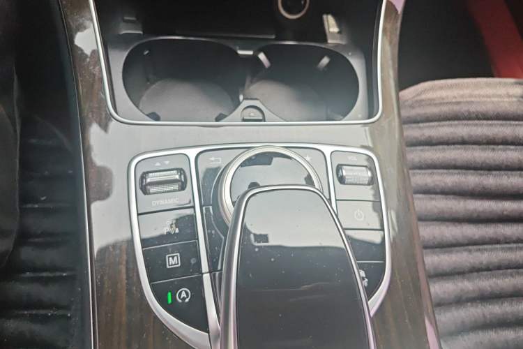 Used Mercedes-Benz GLC 2018 GLC 260 4MATIC Dynamic Edition Gear Lever