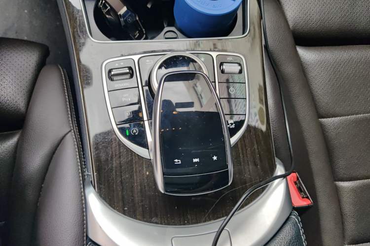 Used Mercedes-Benz GLC 2018 Facelifted GLC 260 4MATIC Dynamic Edition Gear Lever