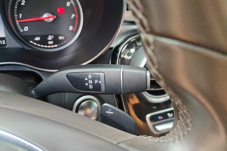 Used Mercedes-Benz GLC 2018 Facelifted GLC 260 4MATIC Dynamic Edition Gear Lever