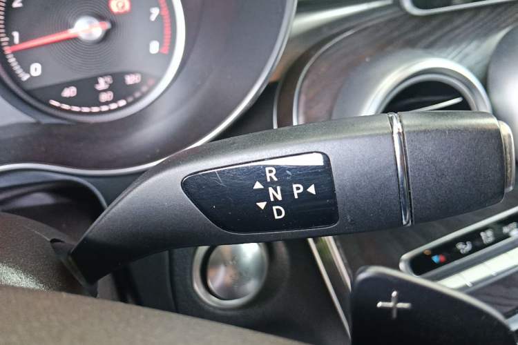 Used Mercedes-Benz GLC 2018 GLC 300 4MATIC Sport Edition Gear Lever