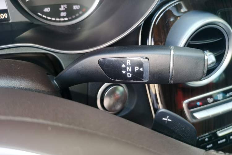 Used Mercedes-Benz GLC 2018 GLC 260 4MATIC Luxury Model Gear Lever