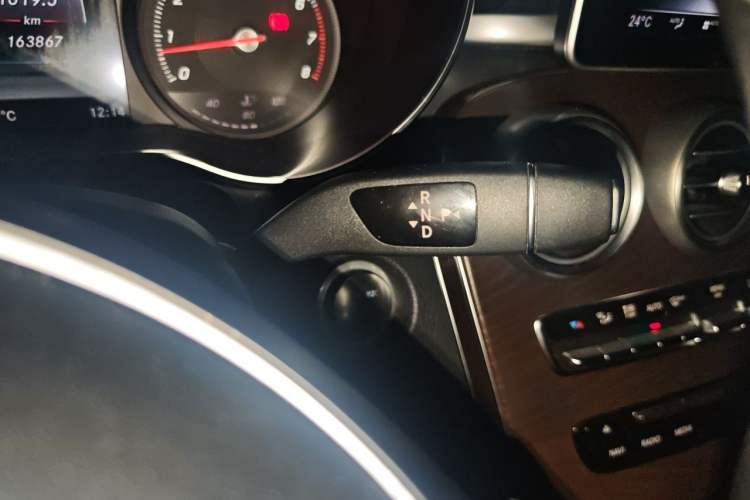 Used Mercedes-Benz GLC 2018 GLC 300 4MATIC Sport Edition Gear Lever