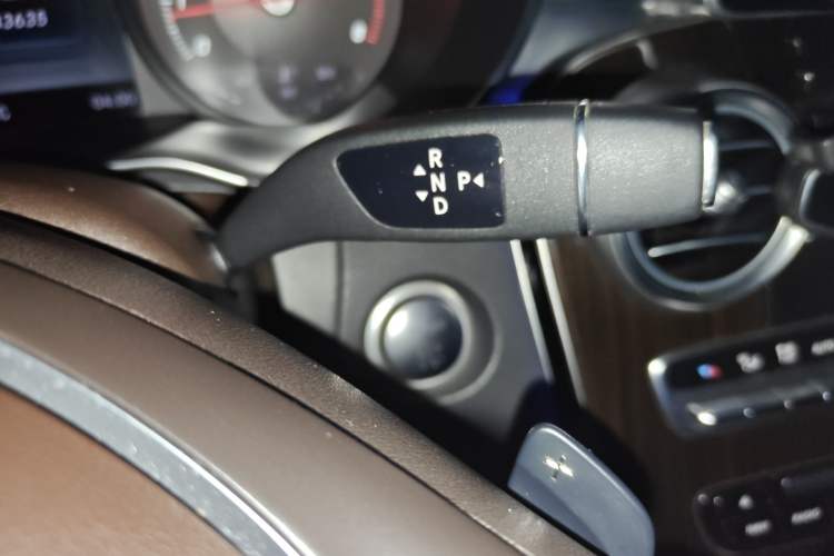 Used Mercedes-Benz GLC 2018 GLC 260 4MATIC Luxury Model Gear Lever
