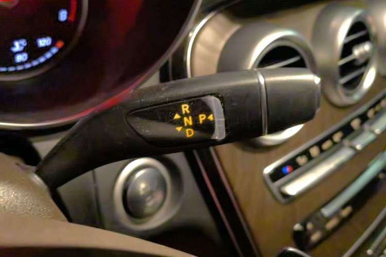 Used Mercedes-Benz GLC 2018 GLC 300 4MATIC Sport Edition Gear Lever