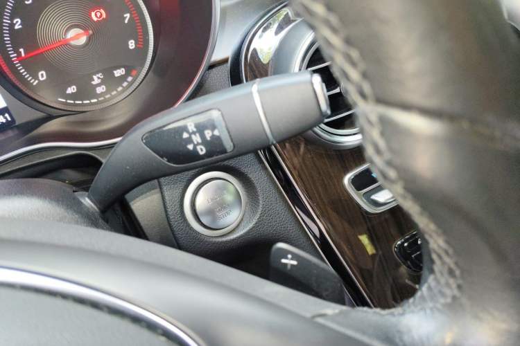 Used Mercedes-Benz GLC 2018 GLC 260 4MATIC Luxury Model Gear Lever
