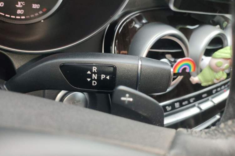Used Mercedes-Benz GLC 2018 GLC 260 4MATIC Dynamic Edition Gear Lever
