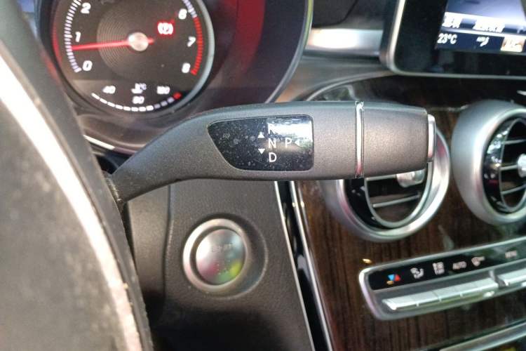 Used Mercedes-Benz GLC 2018 GLC 260 4MATIC Luxury Model Gear Lever
