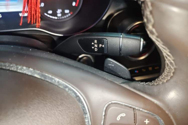 Used Mercedes-Benz GLC 2018 GLC 260 4MATIC Luxury Model Gear Lever