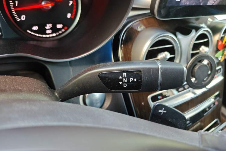 Used Mercedes-Benz GLC 2018 Facelifted GLC 260 4MATIC Dynamic Edition Gear Lever
