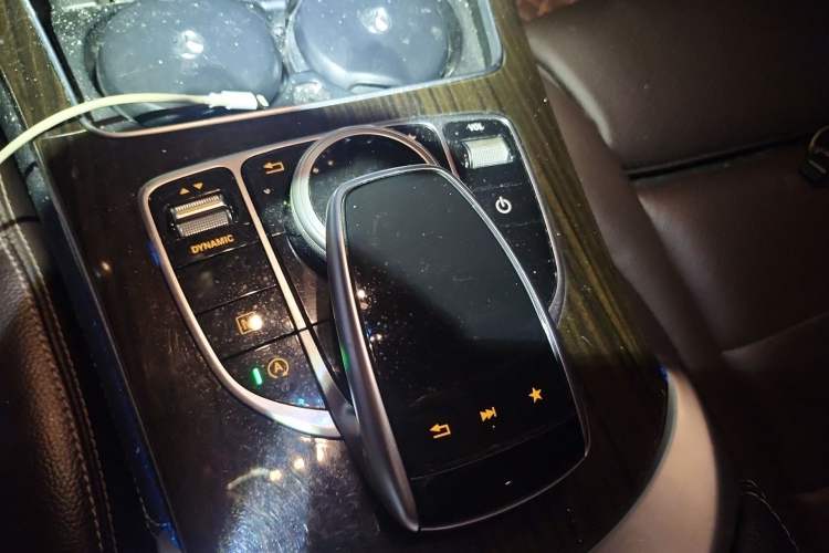 Used Mercedes-Benz GLC 2018 GLC 260 4MATIC Luxury Model Gear Lever