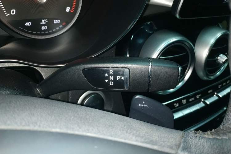Used Mercedes-Benz GLC 2018 GLC 200 4MATIC Gear Lever