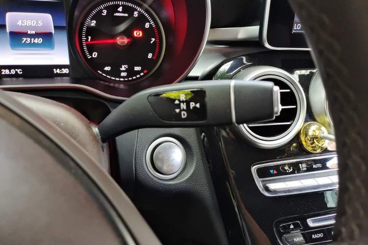 Used Mercedes-Benz GLC 2018 Facelifted GLC 260 4MATIC Dynamic Edition Gear Lever