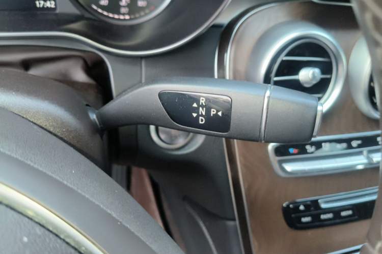 Used Mercedes-Benz GLC 2018 GLC 300 4MATIC Sport Edition Gear Lever