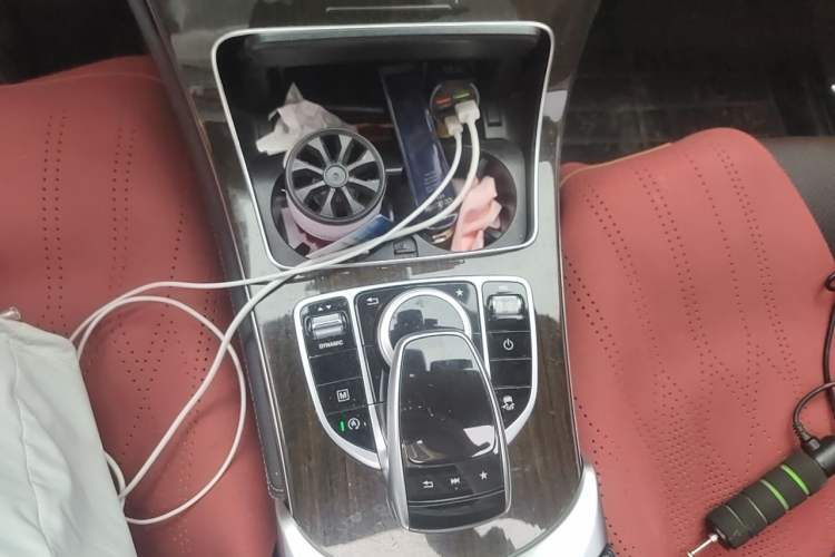Used Mercedes-Benz GLC 2018 Facelift GLC 260 4MATIC Luxury Edition Gear Lever