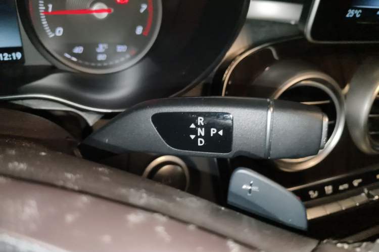 Used Mercedes-Benz GLC 2018 GLC 260 4MATIC Luxury Model Gear Lever