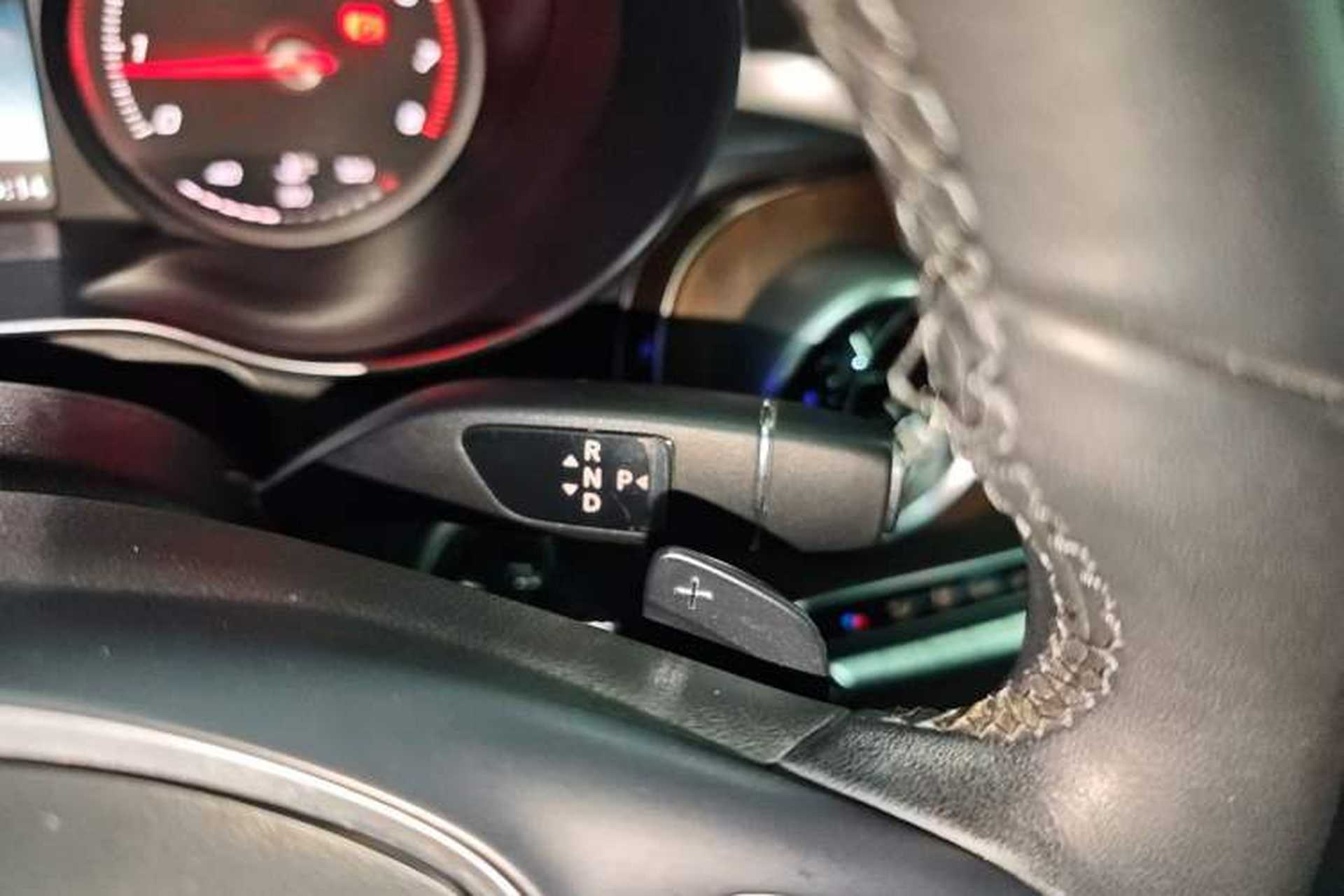 Used Mercedes-Benz GLC 2018 GLC 300 4MATIC Sport Edition Gear Lever