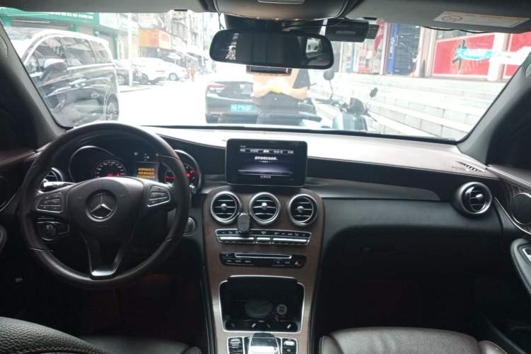 Used Mercedes-Benz GLC 2018 Refreshed GLC 300 4MATIC Dynamic Edition Headliner