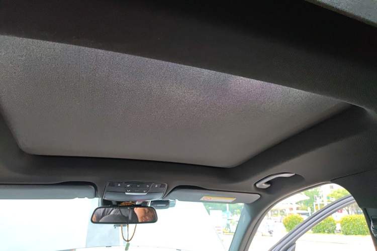 Used Mercedes-Benz GLC 2018 Facelift GLC 260 4MATIC Luxury Edition Headliner