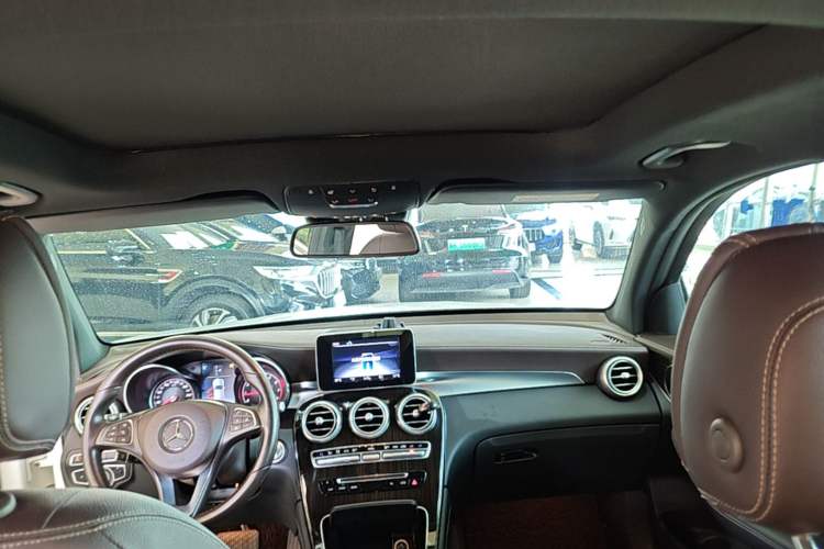 Used Mercedes-Benz GLC 2018 GLC 260 4MATIC Luxury Model Headliner