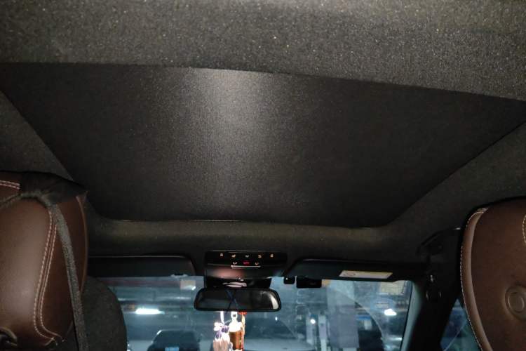 Used Mercedes-Benz GLC 2018 GLC 260 4MATIC Luxury Model Headliner