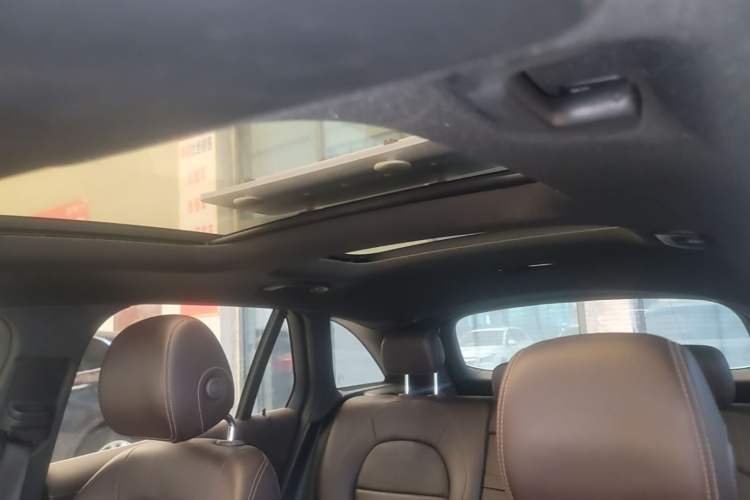 Used Mercedes-Benz GLC 2018 Facelift GLC 200 4MATIC Headliner