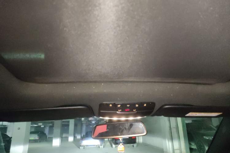 Used Mercedes-Benz GLC 2018 Facelifted GLC 260 4MATIC Dynamic Edition Headliner