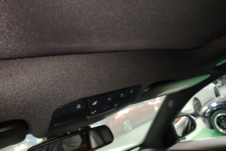Used Mercedes-Benz GLC 2018 GLC 260 4MATIC Dynamic Edition Headliner
