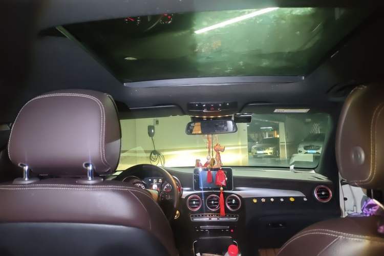Used Mercedes-Benz GLC 2018 GLC 260 4MATIC Luxury Model Headliner